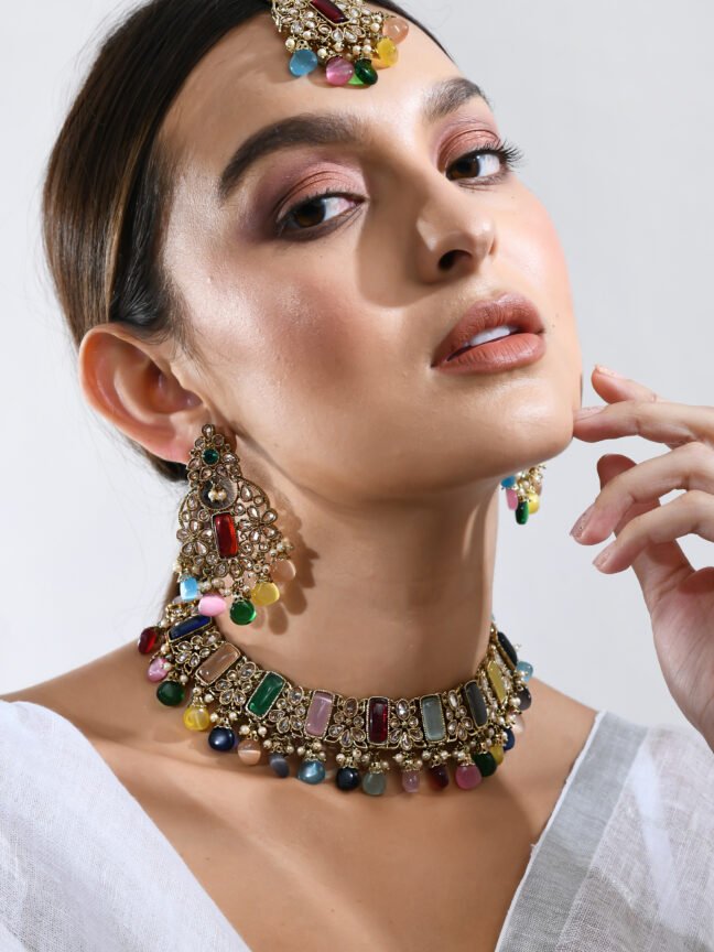Navratan Stone Kundan-Jadau Choker & Earrings With Maang Tikka