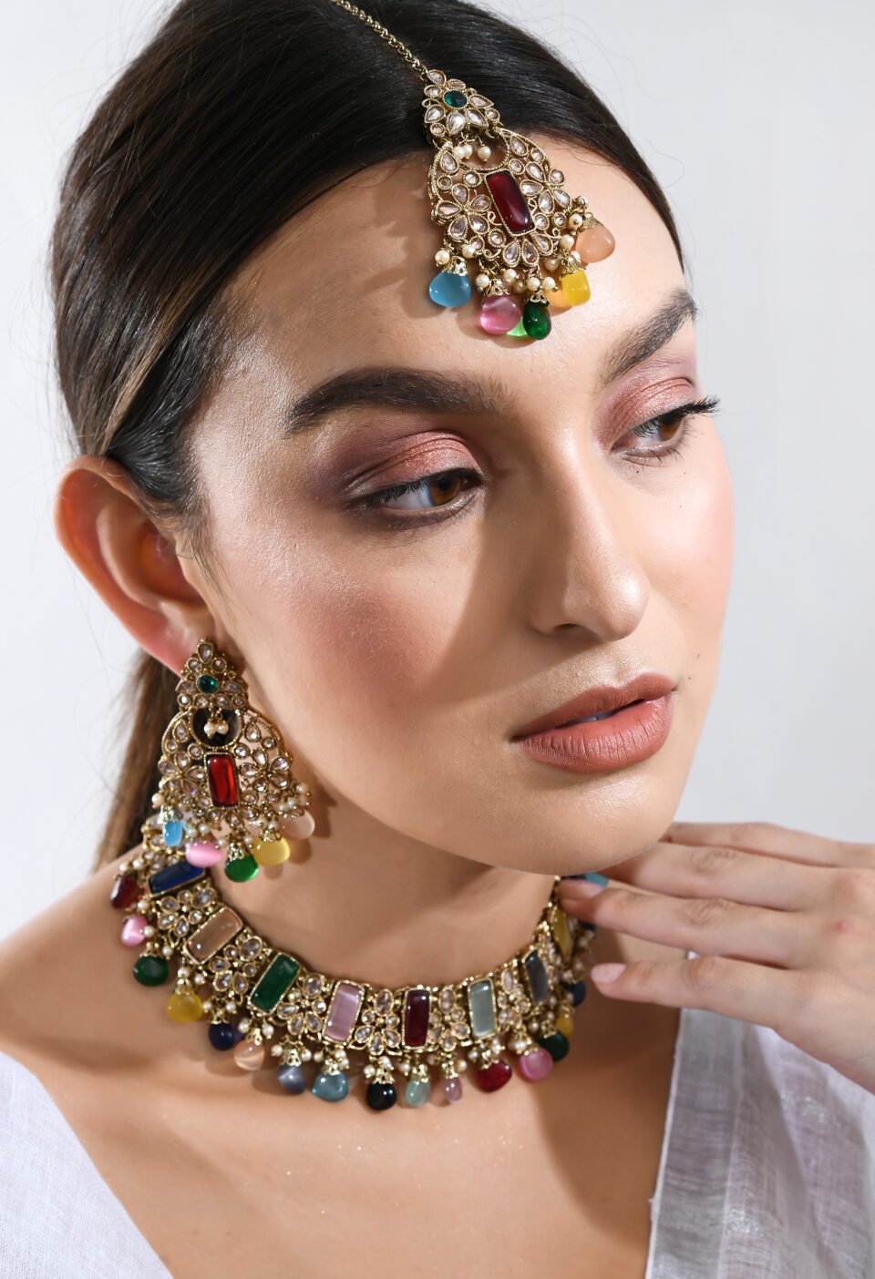 Navratan Stone Kundan-Jadau Choker & Earrings With Maang Tikka Alternate